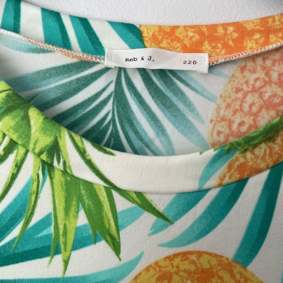 NWOT Pineapple Tee Top - Picture 3 of 4